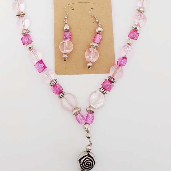 247NEB121. Homemade 3 Pc Light Pink Necklace Set - Picture 4 of 6